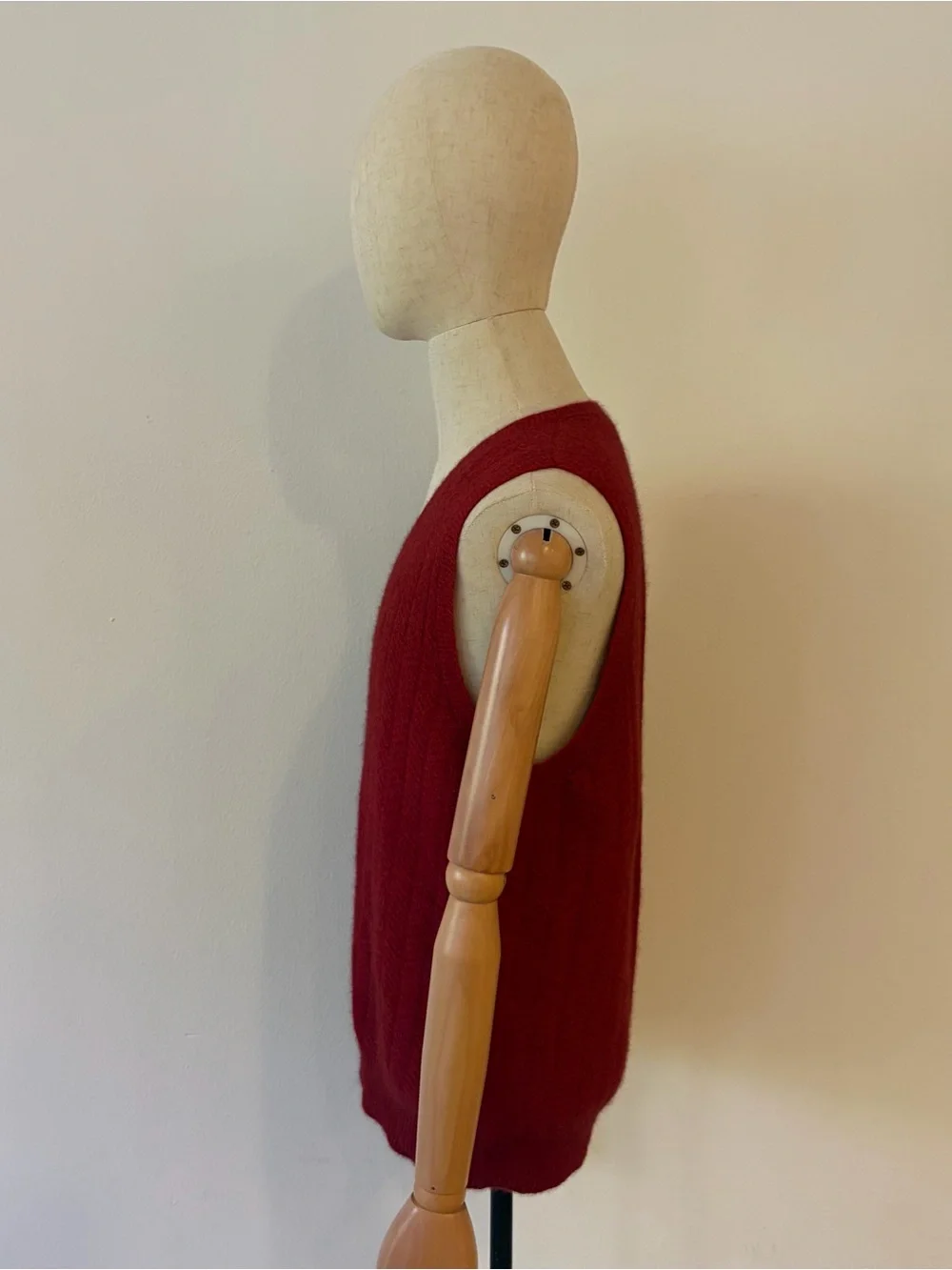 Lothlorian NZ Merino Wool Possum Sweater Vest XL Dark Red V-Neck Knit Pristine⁠